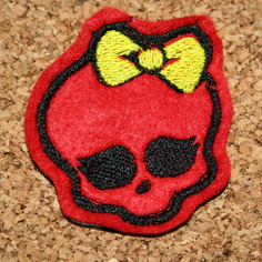 tete-de-mort-fillette rouge