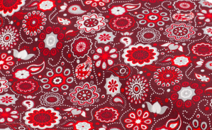 Paisley rouge